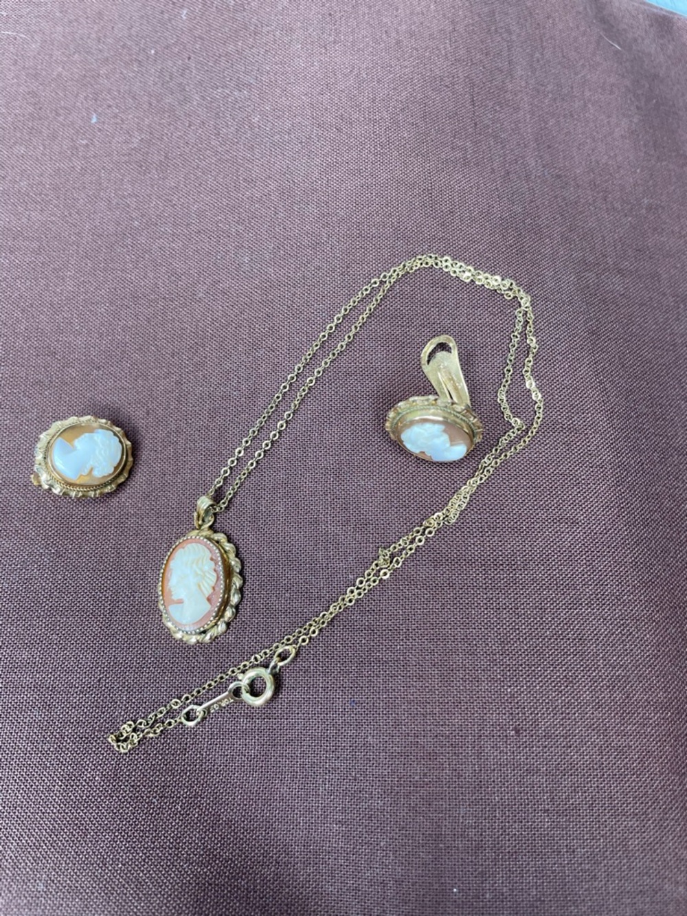 Vintage Gold-Tone Coral Cameo Pendant Necklace - Clip on Earrings.
